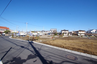 【前面道路含む現地写真】 | 【仲介手数料無料！！】国立市谷保　新築戸建て（全15棟）B号棟　5390万円 | 令和８年２月９日撮影　建築中