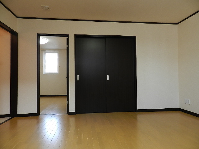 アパートメント美園の居間・リビング|ゆったりとしたリビングです