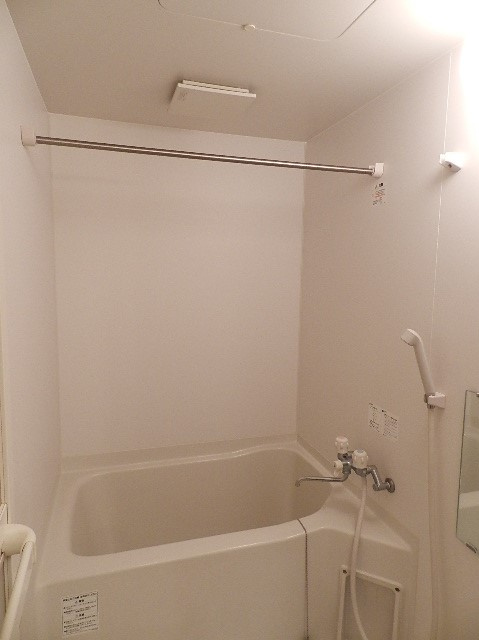 アパートメント美園の浴室|ゆったり過ごせるお風呂です