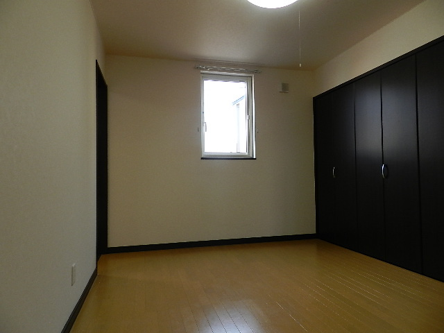 アパートメント美園の洋室|ゆったりした洋室です