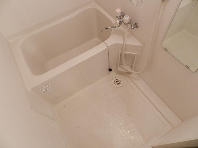 アパートメント美園の浴室|ゆったり過ごせるお風呂です