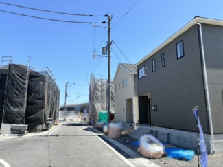 【前面道路含む現地写真】