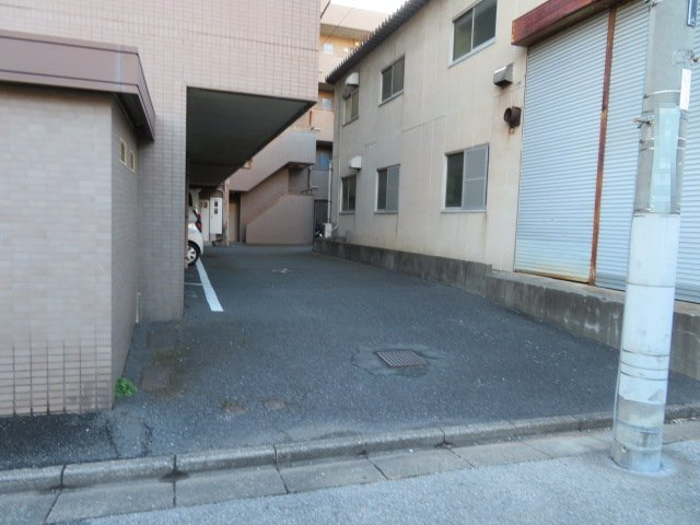 足立区六木１丁目の倉庫