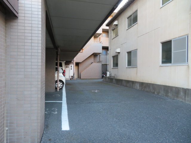 足立区六木１丁目の倉庫