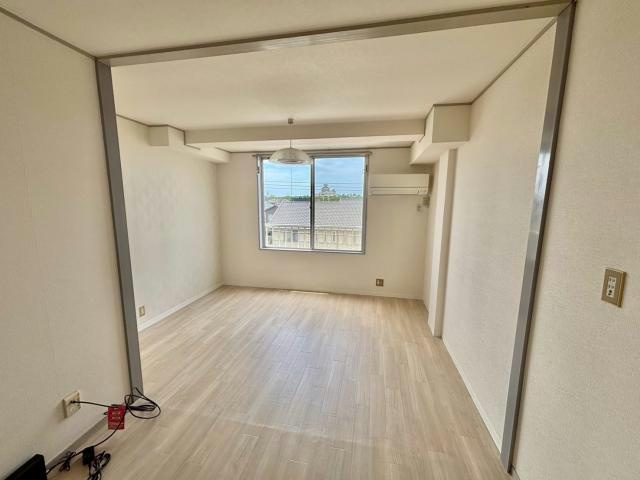 コイデハイツの洋室