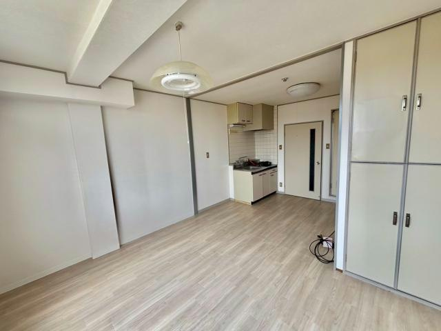 コイデハイツの洋室