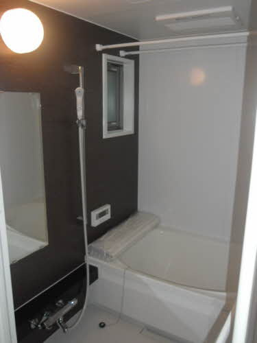 プロヌーブ西本浦A棟の浴室|コンパクトで使いやすいお風呂です