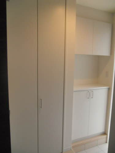 プロヌーブ西本浦A棟の収納|便利な収納スペースです