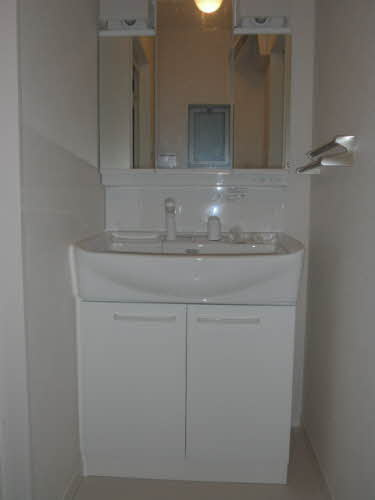 プロヌーブ西本浦A棟の洗面所|忙しい朝には欠かせない洗面所です