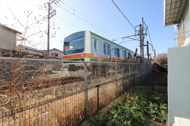 プチ・フルールの展望|線路が近く電車が見えます（単線4両なのでそこまでうるさくないです。）