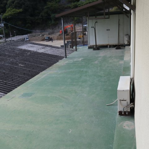 広大広2丁目貸店舗（自動車工場）・住宅の駐車場