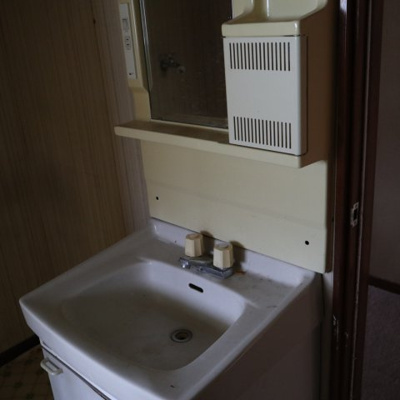 【洗面所】 | 広大広2丁目貸店舗（自動車工場）・住宅