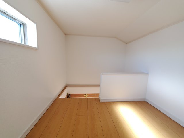 吉川市　中曽根1丁目　中古戸建の収納|小屋根裏収納