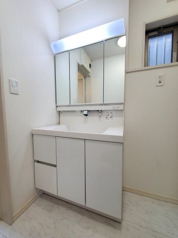 吉川市　中曽根1丁目　中古戸建の洗面所|使いやすい洗面所です