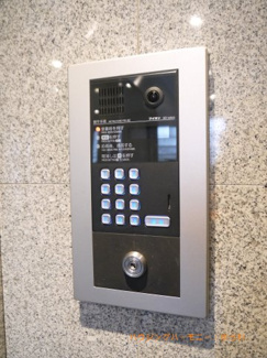 【その他共用部分】 | オートロック付になっていますので、不審者対策は、しっかりとしています。