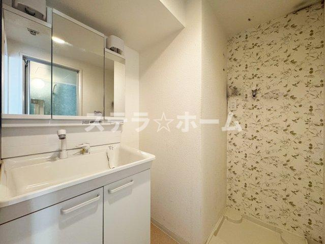 ネオコーポ茨木の独立洗面台|独立洗面台、朝の身支度には欠かせません