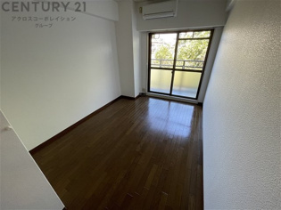 エアコン付き6.3帖の洋室です♪