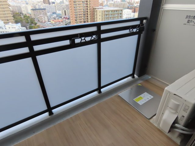 エスリード大阪プライムゲートのバルコニー