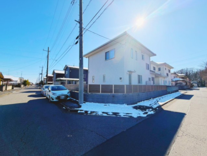 セクシーな洗面台♪筑西市幸町の築浅戸建の前面道路含む現地写真