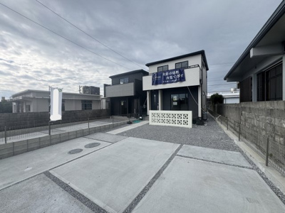 【外観】 | 糸満市喜屋武（全2棟）ラスト2号棟 | 2号棟　並列駐車3台完備♪ウッドデッキ付き♪