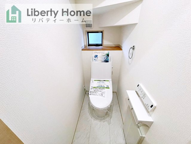 筑西市市野辺25-P1　新築戸建　2号棟のトイレ