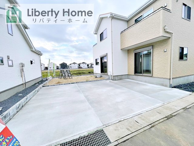筑西市市野辺25-P1　新築戸建　2号棟の駐車場