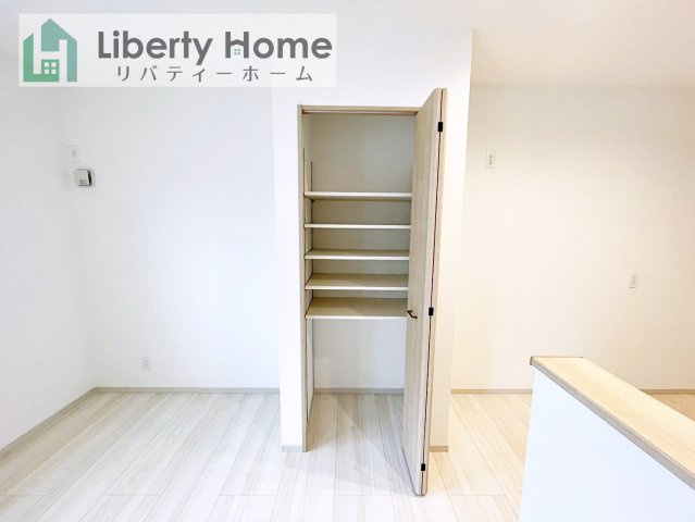 筑西市市野辺25-P1　新築戸建　2号棟の収納
