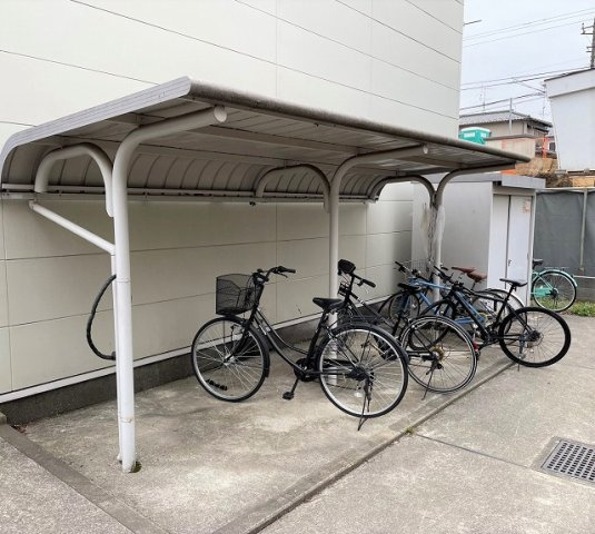 レオパレスパイン　ブルーム　Ⅱのその他|屋根付き駐輪場