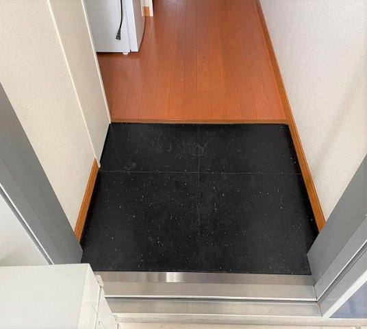 レオパレスパイン　ブルーム　Ⅱの玄関|シンプルで使いやすい玄関です