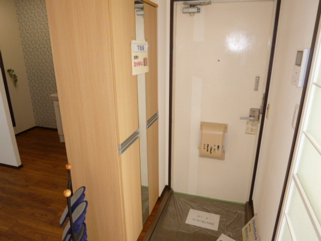 ベルメゾンツネの玄関