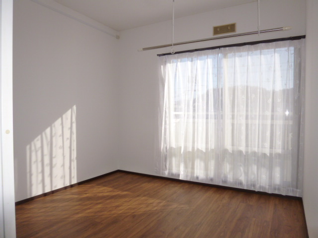 ベルメゾンツネの洋室