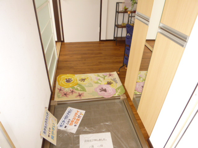 ベルメゾンツネの玄関