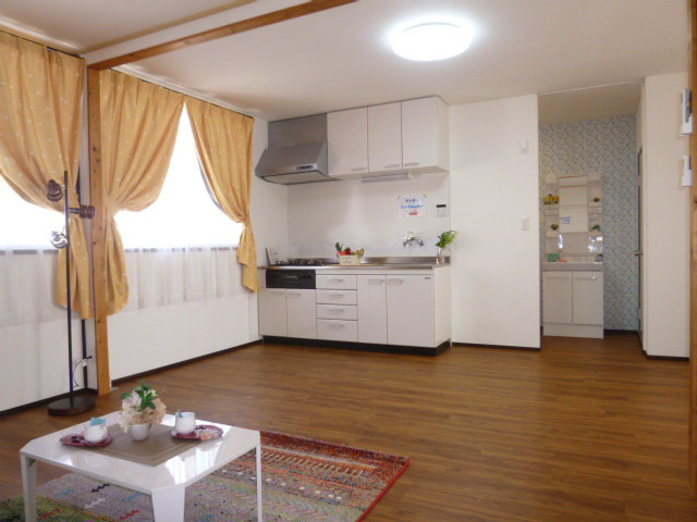 ベルメゾンツネの居間・リビング