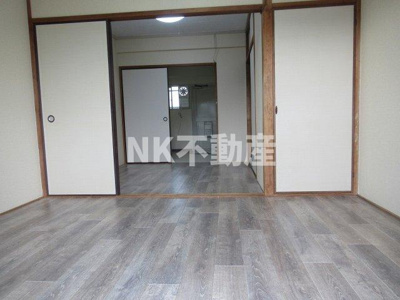 【居間・リビング】 | 八戸ノ里グリーンハイツ（八戸ノ里賃貸） | 洋室です