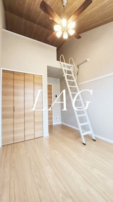 【居間・リビング】 | パインヒルズ曳舟 | 洋室のお部屋です。