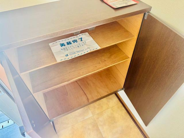 ハイツ・ラポールＢ棟の玄関