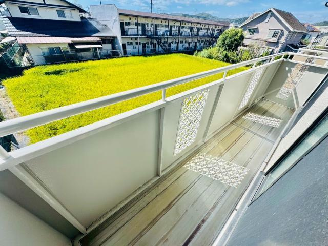 ハイツ・ラポールＢ棟のバルコニー