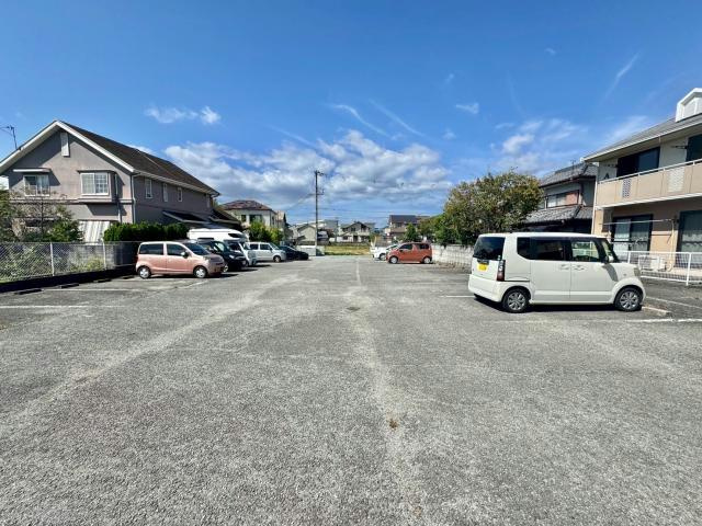 ハイツ・ラポールＢ棟の駐車場