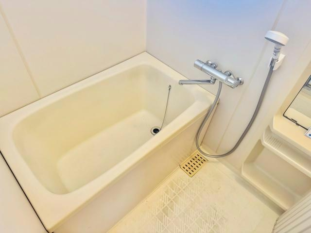 ハイツ・ラポールＢ棟の浴室