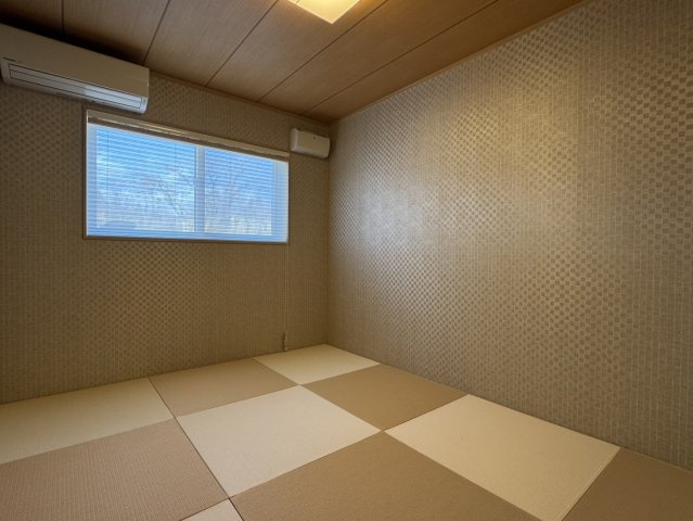 築浅の綺麗でおしゃれな平家♪　那須町高久丙の注文中古住宅の和室|落ち着いた雰囲気の琉球和室付きです