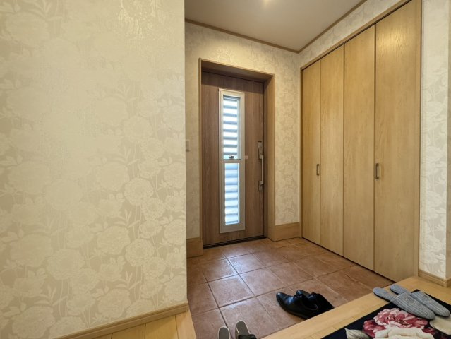 築浅の綺麗でおしゃれな平家♪　那須町高久丙の注文中古住宅の玄関|収納もある玄関です