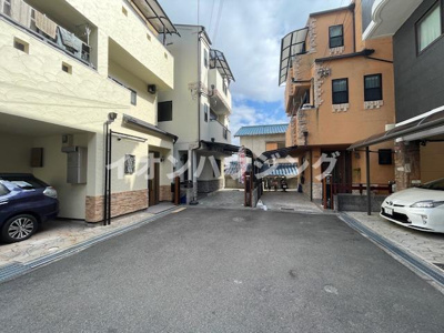 【前面道路含む現地写真】 | 井高野戸建