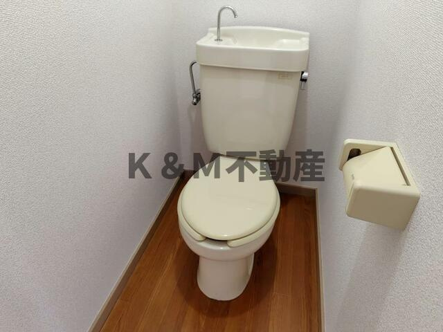 エースシティハイツのトイレ|落ち着いた色調のトイレです