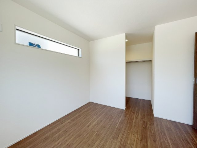新築戸建・新築建売　太田市第1花香塚町　綿打小学校・綿打中学校の洋室|ウォークインクローゼット付きの洋室はお部屋をすっきり使えます！