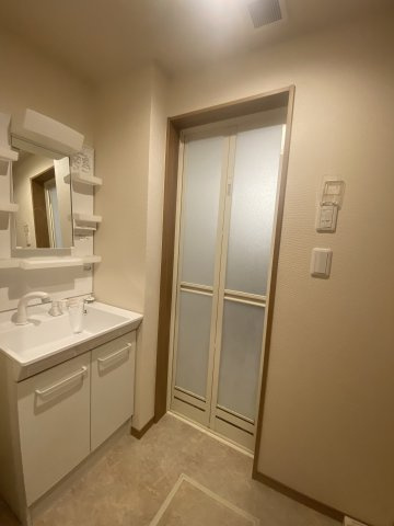 常滑市北条1KODATEXⅠの洗面所|写真はイメージです。
色仕様は現状優先となります。