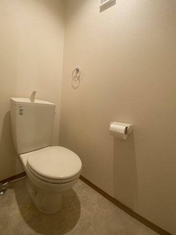 常滑市北条1KODATEXⅠのトイレ|写真はイメージです。
色仕様は現状優先となります。
