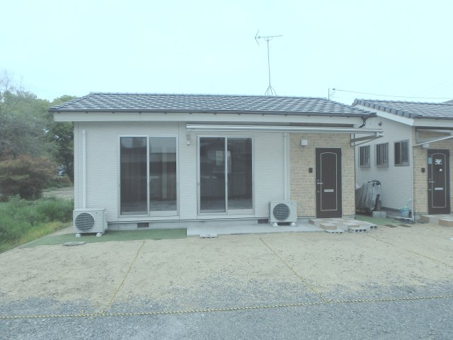 上富井貸家の外観