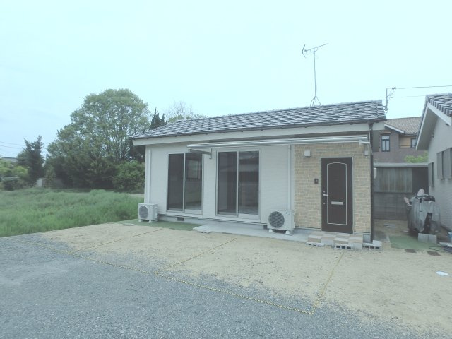 上富井貸家の外観