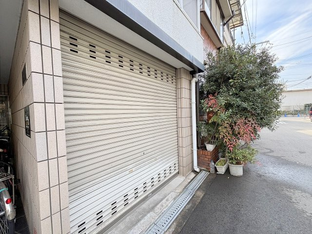 アウルズ塚本の駐車場