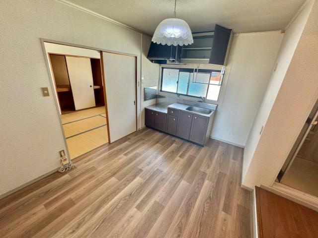 ハイツ・ラポールＡ棟の居間・リビング